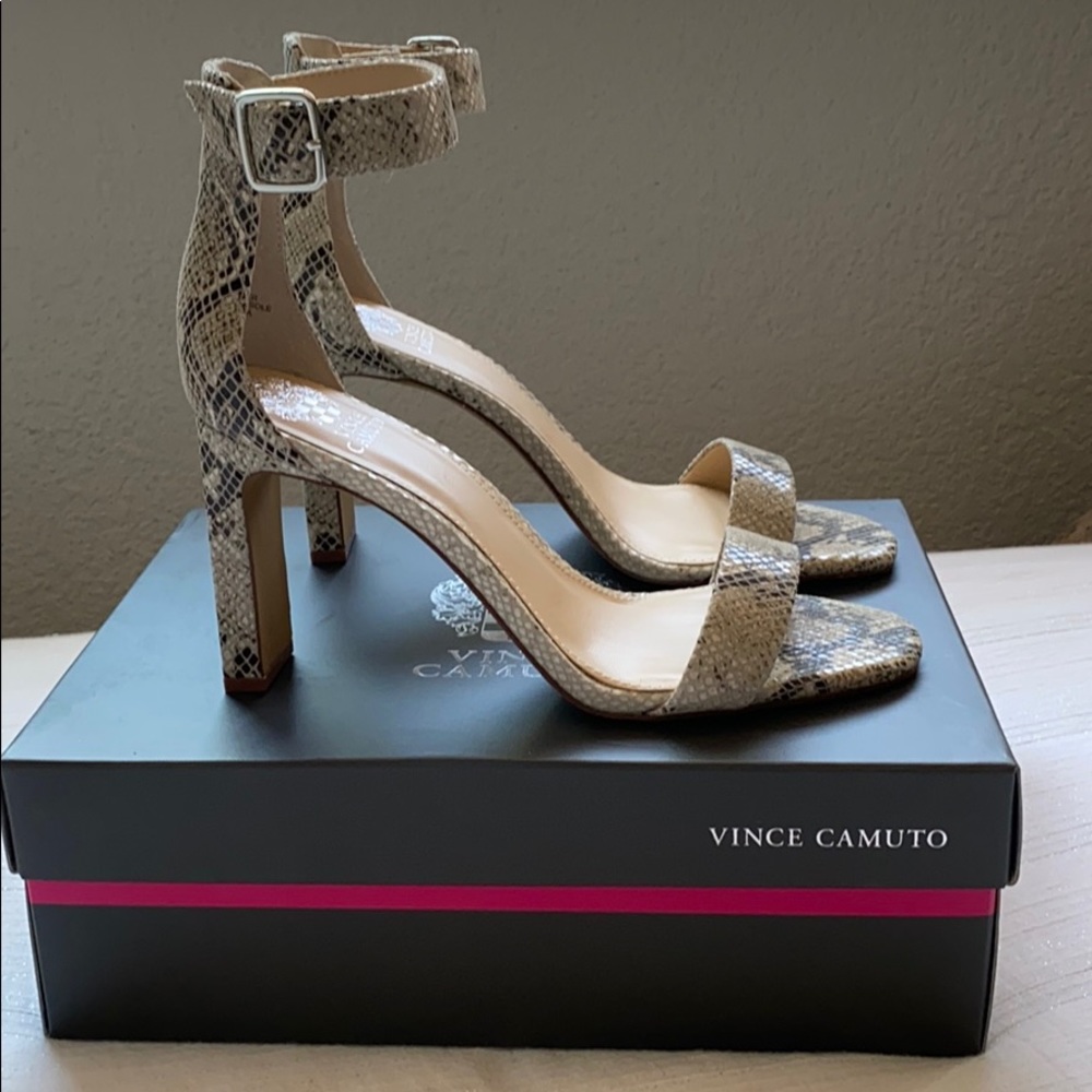 NWT Vince Camuto Snake Print Heels
